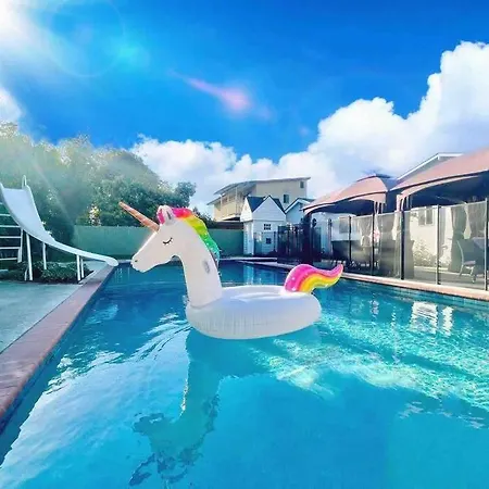 New Charming Spacious Disneyland Pool Home